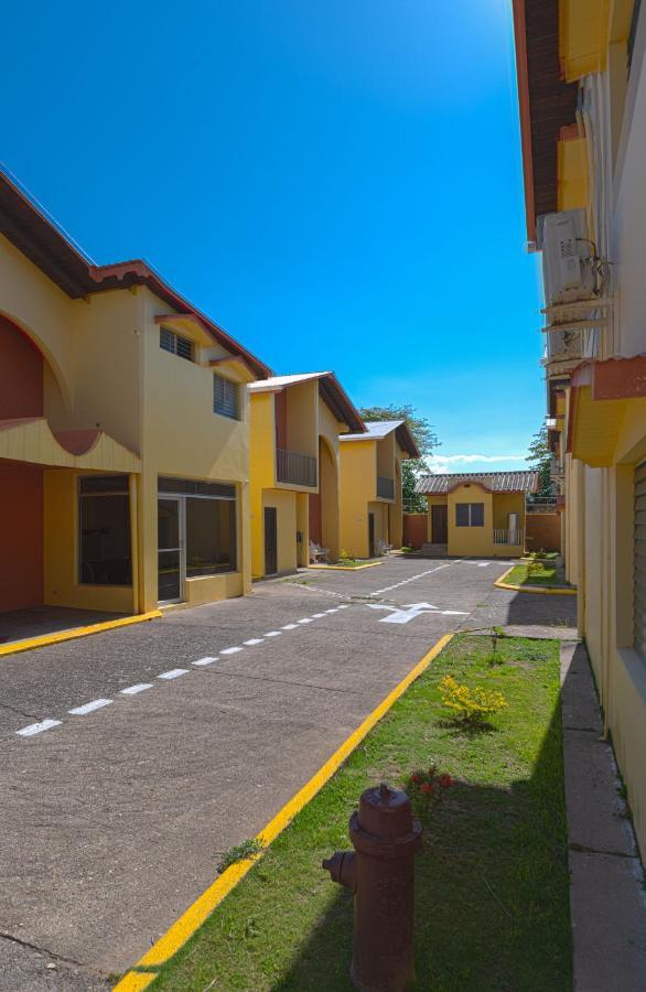 Villas Del Mar La Ceiba Exterior photo