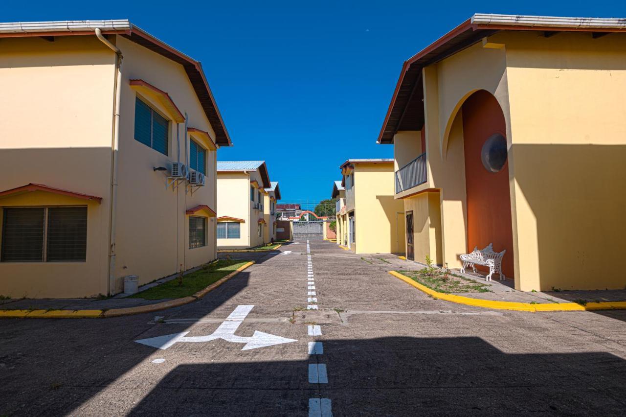Villas Del Mar La Ceiba Exterior photo